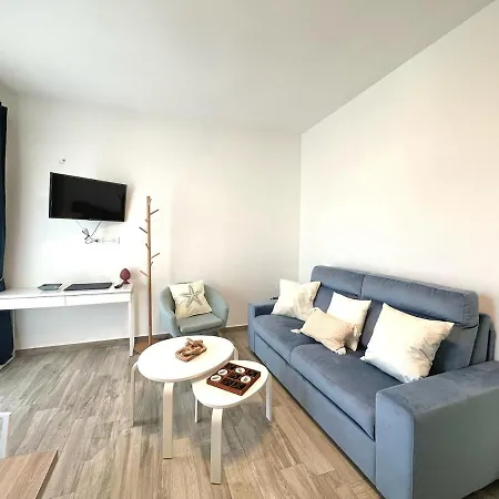 Beluga Private Courtyard Swimming Pools Parking Apartment *